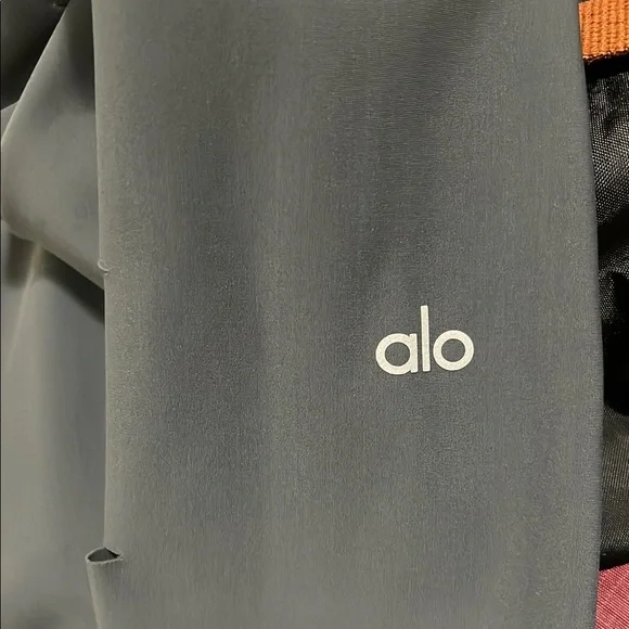 Alo High Waist Dark Grey Warrior Leggings Size Small - Picture 5 of 11